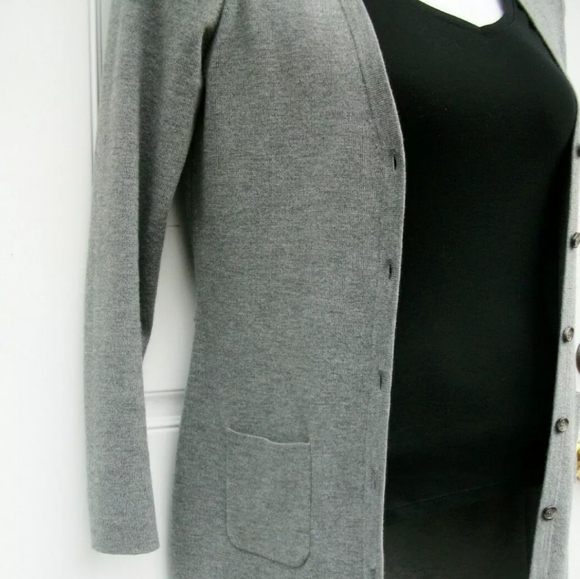 Ann Taylor Cardigan Sweater Merino Wool SZ m - Picture 3 of 5